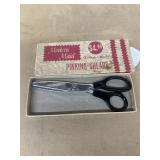 Pinking  shears