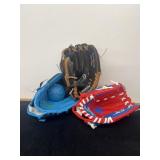 Baseball gloves mint