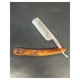Two golden man straight razor