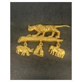 Razza animal brooch
