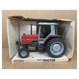 Ertl Massey Ferguson 3070 tractor