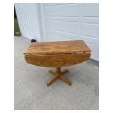 Drop leaf table