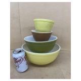 Pyrex bowl set