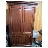 Entertainment cabinet
