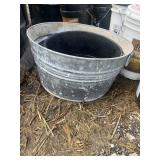 Galvanized wash tub