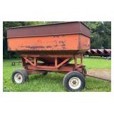 J & M Gravity  Wagon, Side Discharge