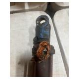 Hydraulic tractor cylinder