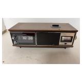 Vintage clock radio