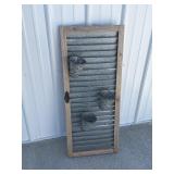 Galvanized flower pot holder
