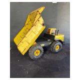 Tonka construction work dump truck