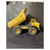 Tonka yellow construction truck