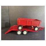 ERTL farm wagon and trailer