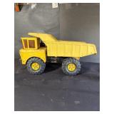 Tonka yellow construction truck