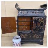 Oriental jewelry box