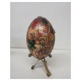 Papier-mï¿½chï¿½ teddy bear egg