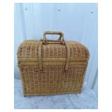 Wicker picnic basket