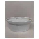 Porcelain finish serving container with lid