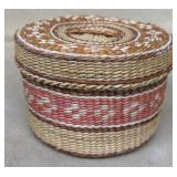 Woven basket with lid
