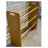 Contemporary shoe rack