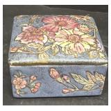 Decorated ceramic jewelry box