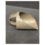 Metal scoop