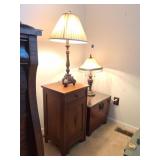2 Side Tables, 2 Table Lamps