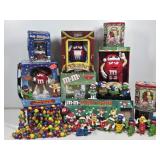 M&M Collectables: Christmas Themed, Dept 56