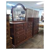 2 Vaughan-Bassett Dressers & Simmons King Bed