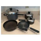 COOKWARE SET-CHECK OUT THE PIC