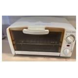 PROCTOR SILEX TOASTER OVEN-NOT PERFECT
