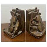 CHALK BOOKENDS-MUSICAL DESIGN