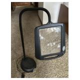 MAGNIFIER ON STAND