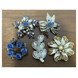 LADIES JEWELRY ITEMS-VINTAGE PINS/CHECK OUT THE PI
