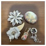 LADIES JEWELRY ITEMS-PINS/CHECK OUT THE PIC