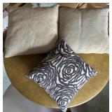 ACCENT PILLOWS-(2+1)/CHECK OUT THE PIC
