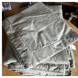TWIN BEDSPREAD W/PILLOW SHAM