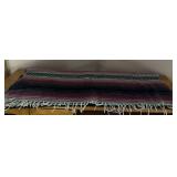 LAP THROW-SOUTHWESTERN DESIGN/APPROX. 4�x6� LAP THROW-SOUTHWESTERN DESIGN/APPROX. 4�x6�