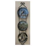 (3)COLLECTOR PLATES W/HANGING RACK (3)COLLECTOR PLATES W/HANGING RACK