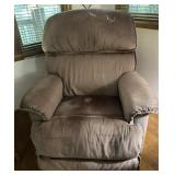 LAZY BOY RECLINER-CHECK OUT THE PIC LAZY BOY RECLINER-CHECK OUT THE PIC