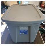 PLASTIC STORAGE TOTE W/LID-NEW