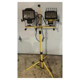 HALOGEN SHOP LIGHTS W/ADJUSTABLE STAND