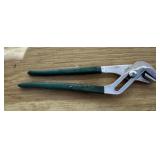 ADJUSTABLE PLIERS W/COATED HANDLE