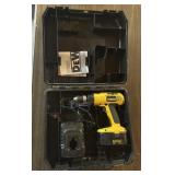 DEWALT CORDLESS DRILL W/BATTERY & CHARGER & CARRY