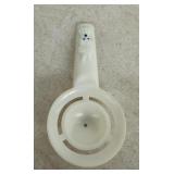 PILLSBURY COLLECTIBLE-EGG SEPERATOR/PLASTIC