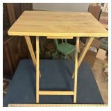 FOLDING TV TRAY/TABLE