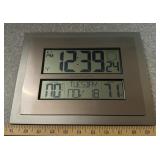 ATOMIC CLOCK-CHECK OUT THE PIC