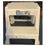 RUBBERMAID STEP STOOL-CHECK OUT THE PIC