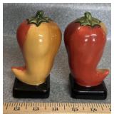 S&P SHAKER SET-"PEPPERS"/CHECK OUT THE PIC