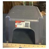 RUBBERMAID STOOL-SAN