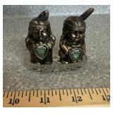 S&P SHAKER SET-"LITTLE INDIANS" W/GLASS TRAY